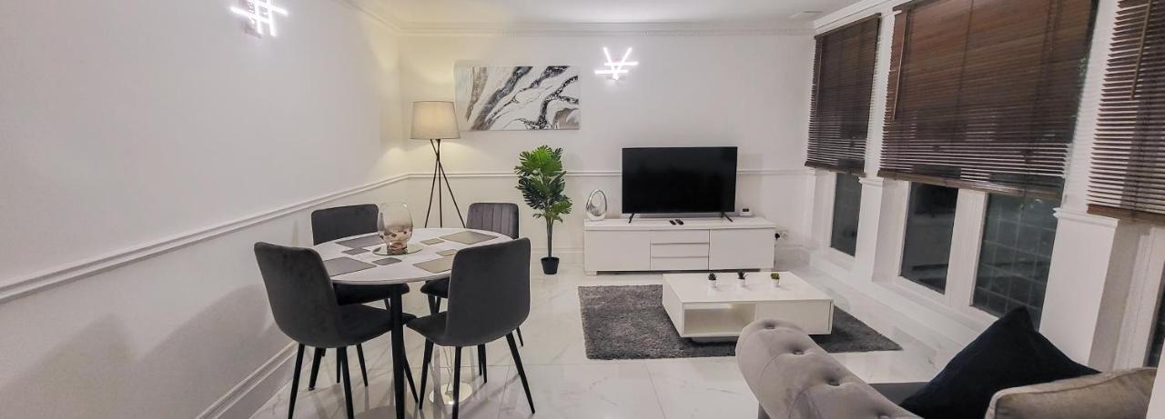 Stunning 2 Bedroom Apartment In Canary Wharf - Morland Apartments 런던 외부 사진