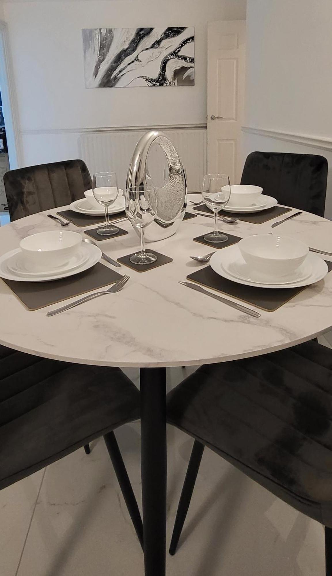 Stunning 2 Bedroom Apartment In Canary Wharf - Morland Apartments 런던 객실 사진