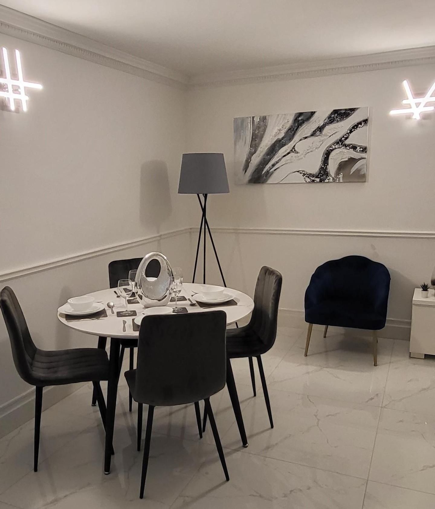 Stunning 2 Bedroom Apartment In Canary Wharf - Morland Apartments 런던 객실 사진